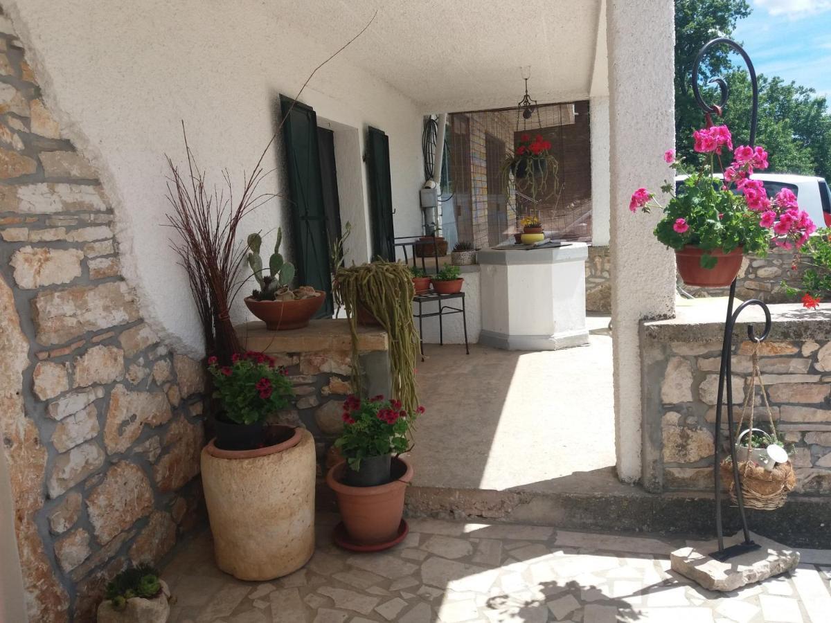 Casa Irma Hotel Zminj Exterior photo